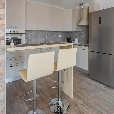 Seaview Roberta 公寓 *