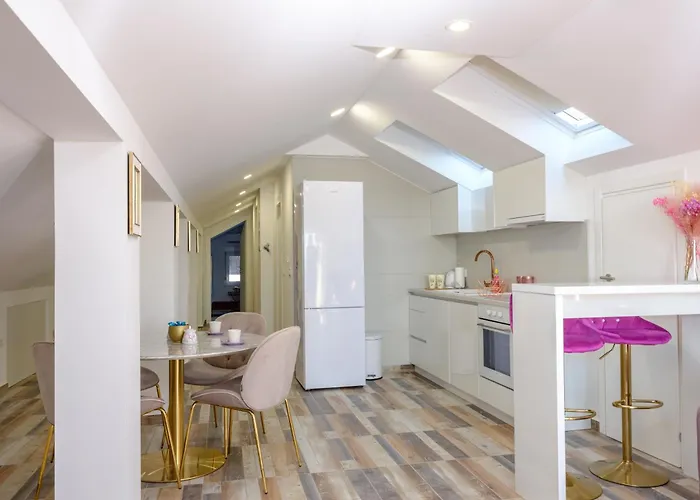 Seaview Roberta Apartman *