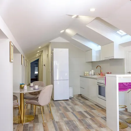 Seaview Roberta Apartment *